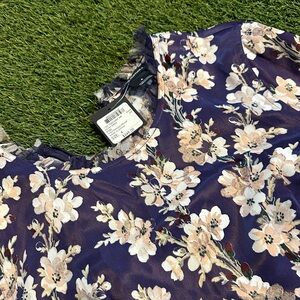 NWT Club Monaco $249 MSRP Floral Navy Top Size 4